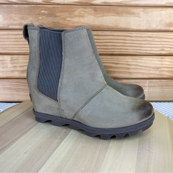 Sorel Joan Of Arctic Wedge Heel 7.5 US Taupe Chelsea Ankle Boots NL3022-240 - Picture 1 of 10